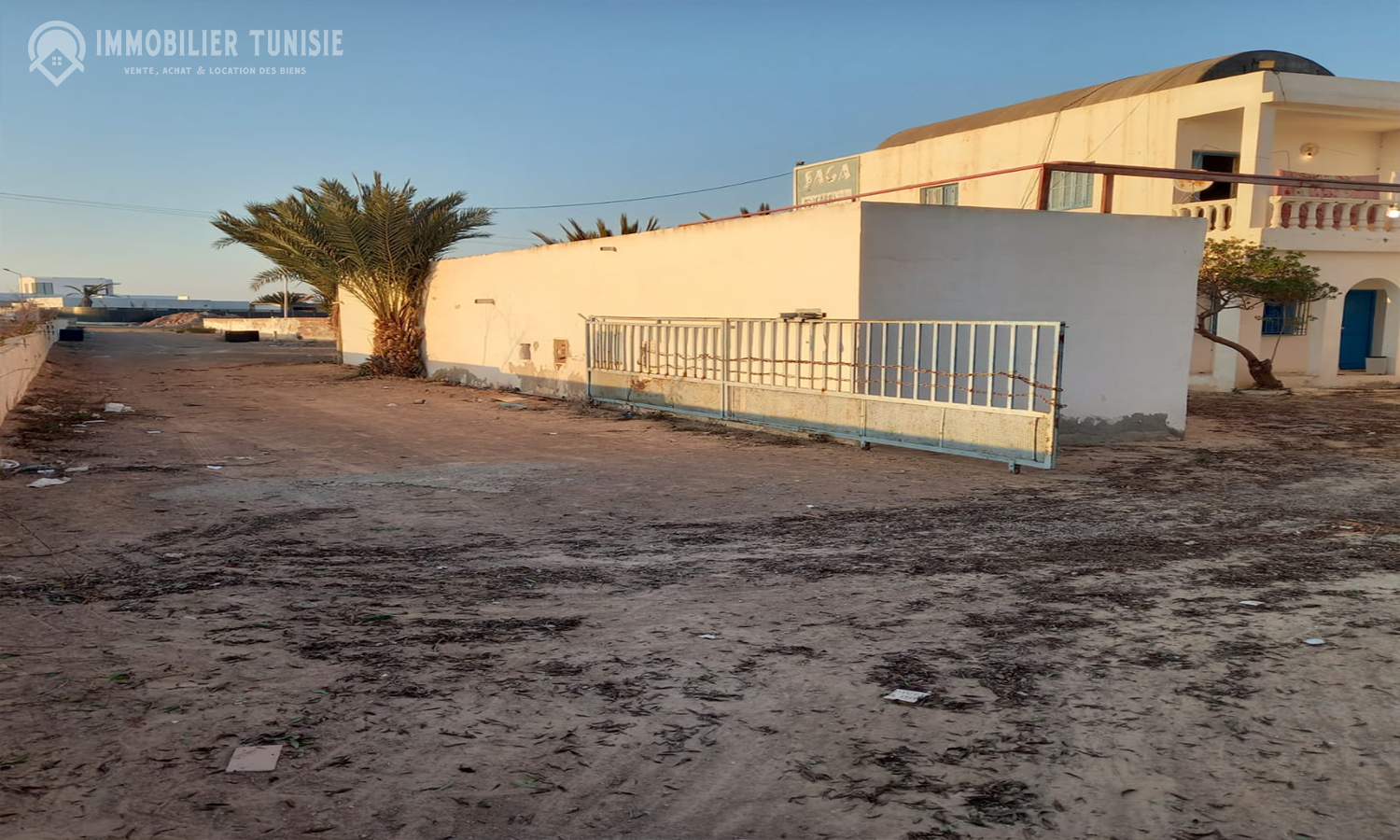 Terrain et villa S+2 à vendre à Djerba Aghir avec autorisations commercial touristique ou habitation